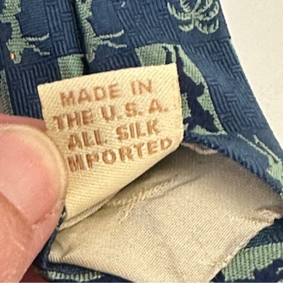 Tommy Bahama Silk Blue Hula Girl 4” Tie - Picture 5 of 6